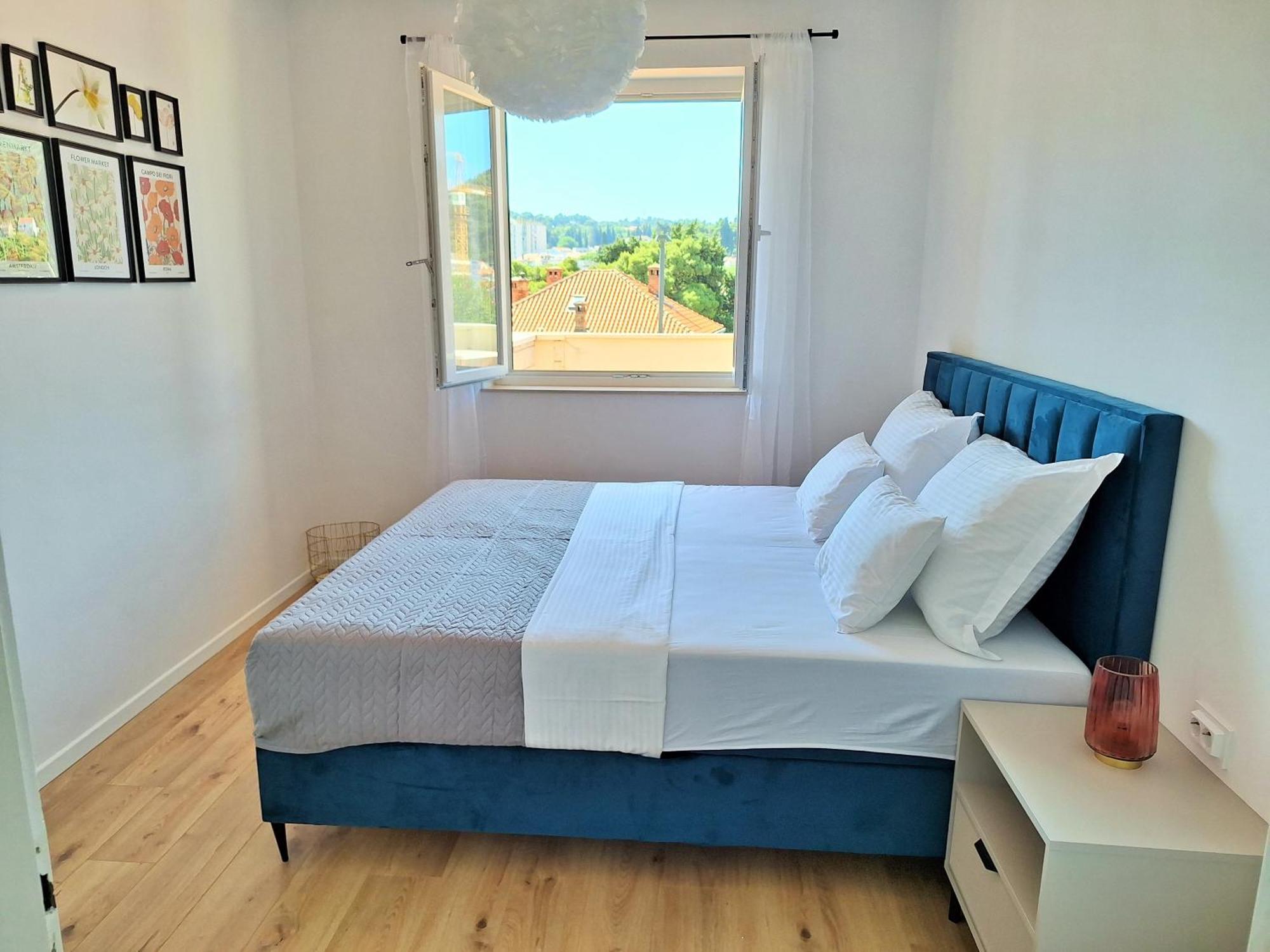 Blue Promenade Apartment *